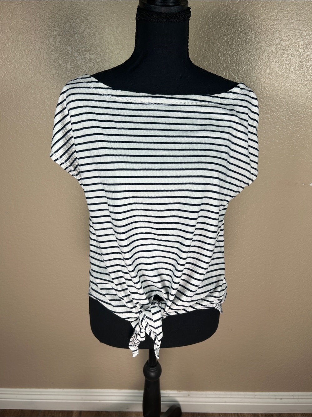 Max Studio Black & White Striped Tie-Front Top Size Large
